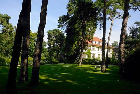 Villenanwesen mit Parkgrundstück